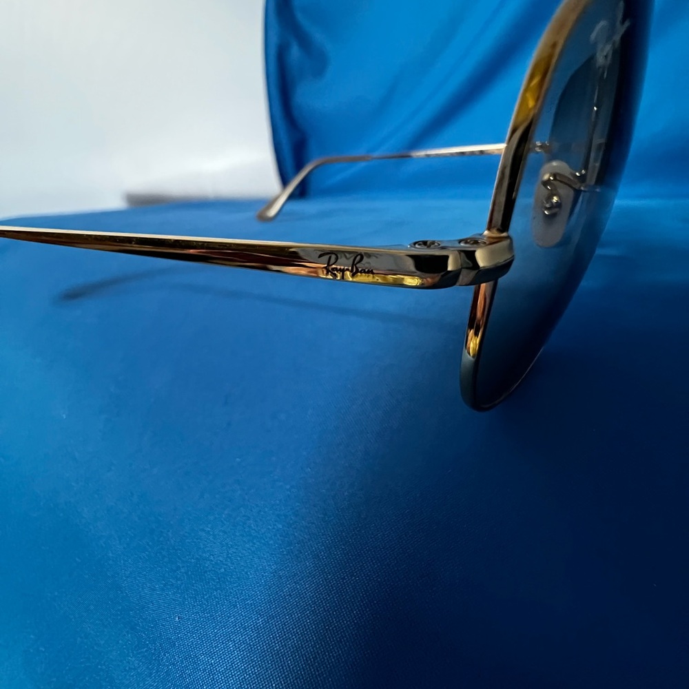 Ray-Ban Gold and Black Aviator Sunglasses - Picture 7 of 7